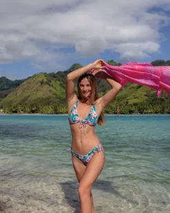 Leah Bottom - TROPICAL PARADISE